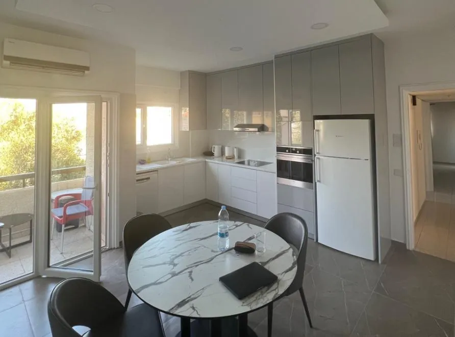 Deana Beach Apartments