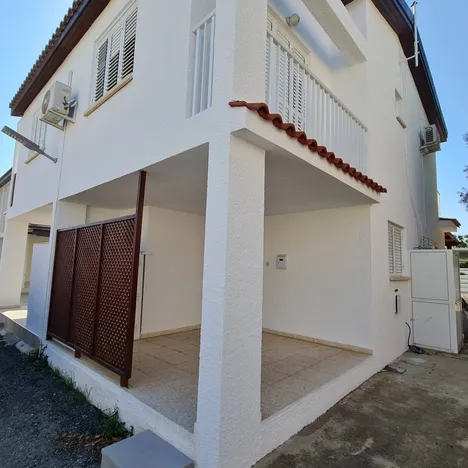 2-bedroom house in Larnaca / Pervolia
