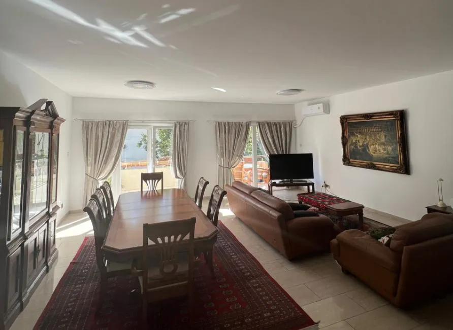 Deana Beach Apartments