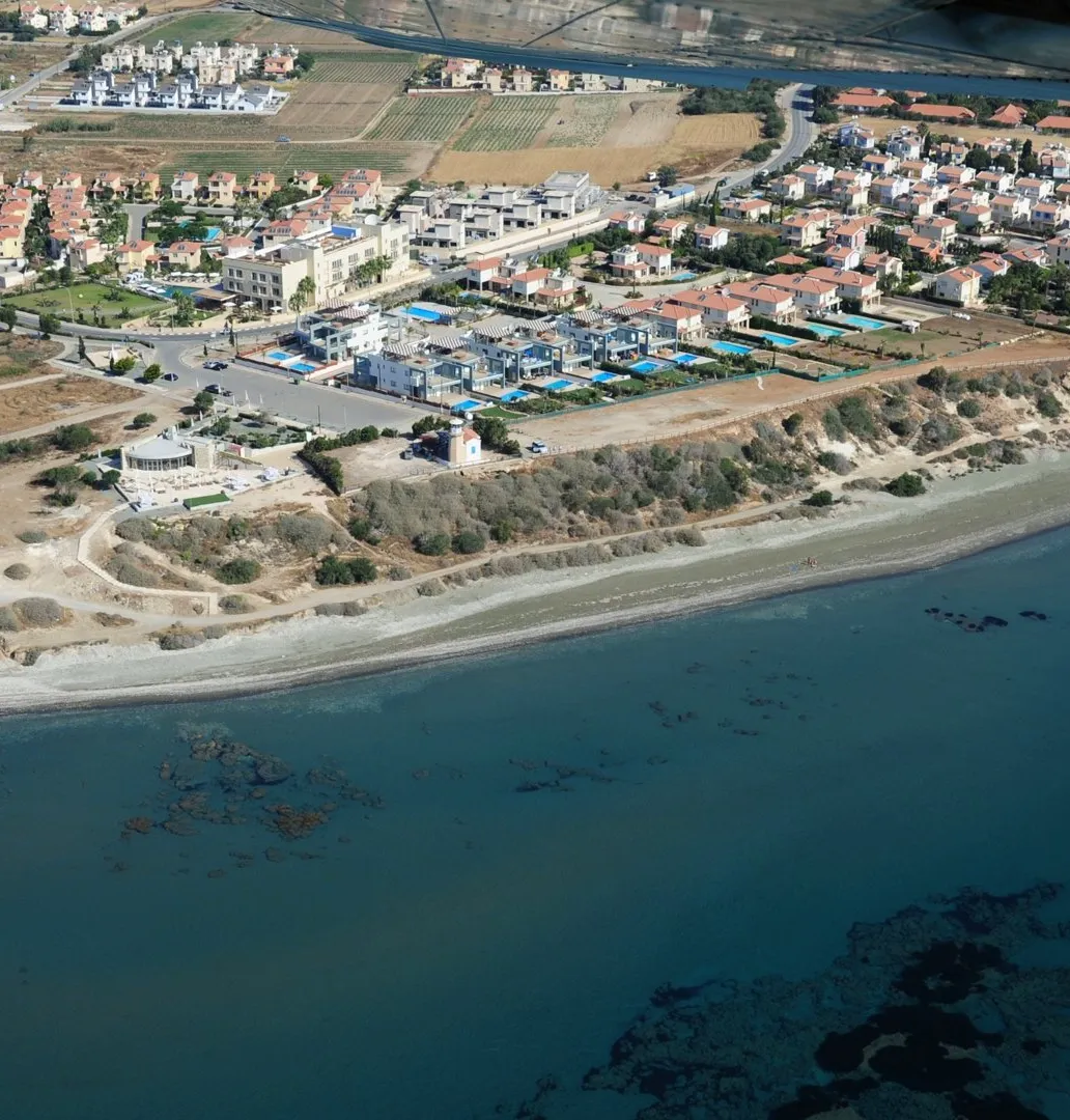 Faros Luxury Apartments (Beachfront)