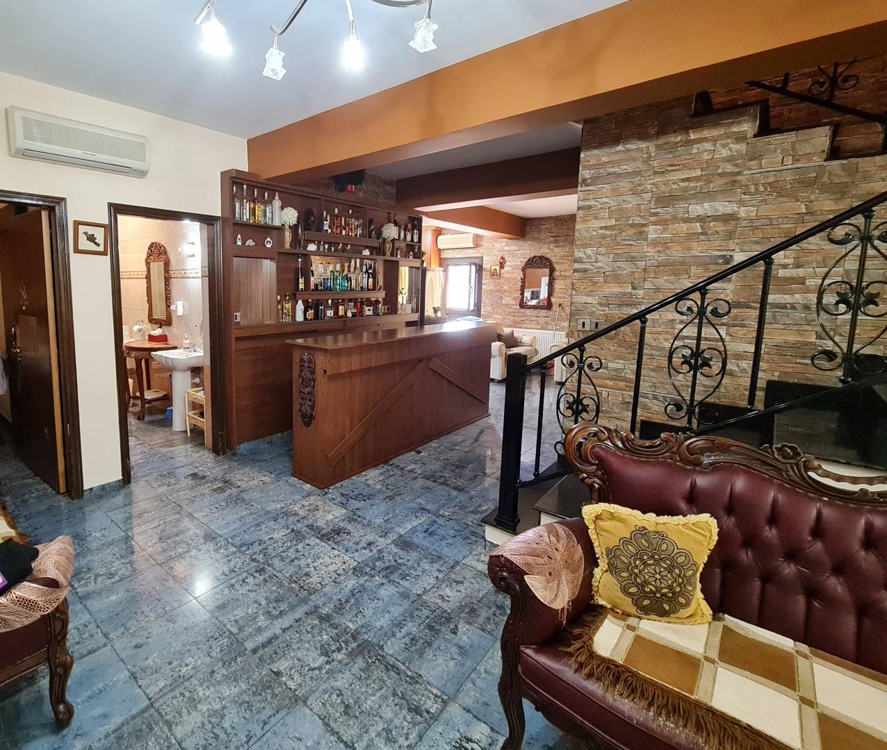 5-bedroom house in Limassol / Ypsonas - Image 1