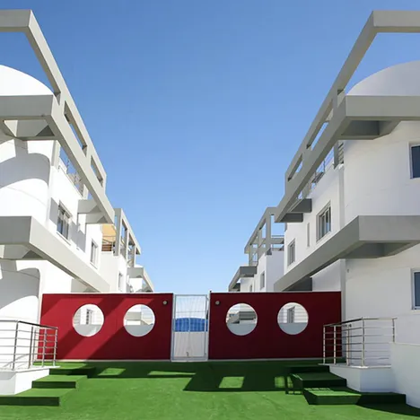 Zavos Park Residence