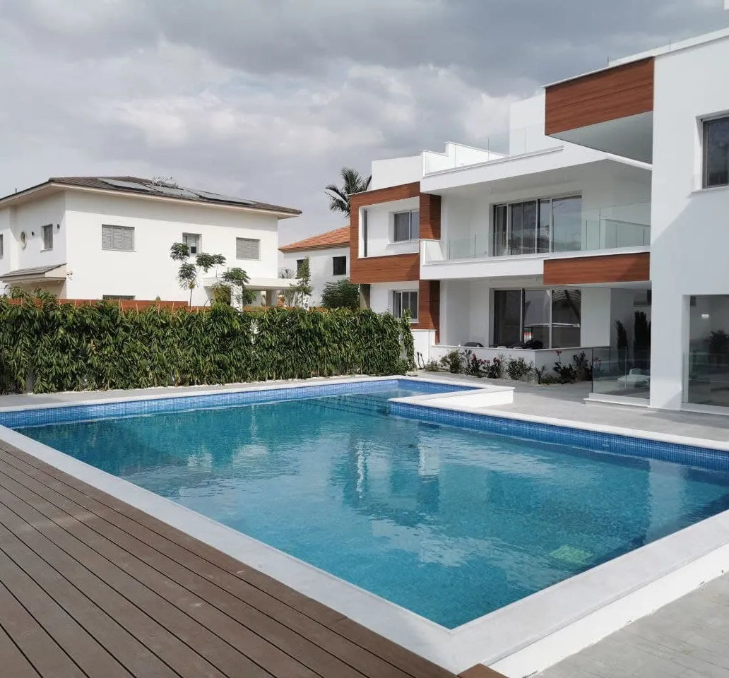 Plus 15 Tamara Gardens