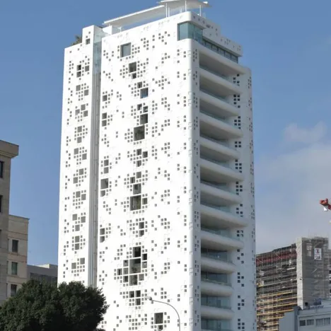 The White Walls (The Tower 25)