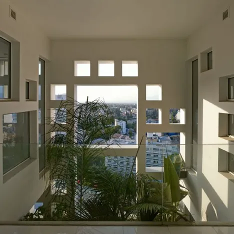 The White Walls (The Tower 25)