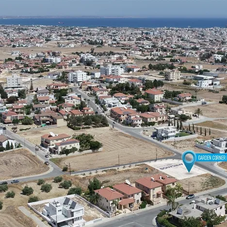 Garden Corner Residence