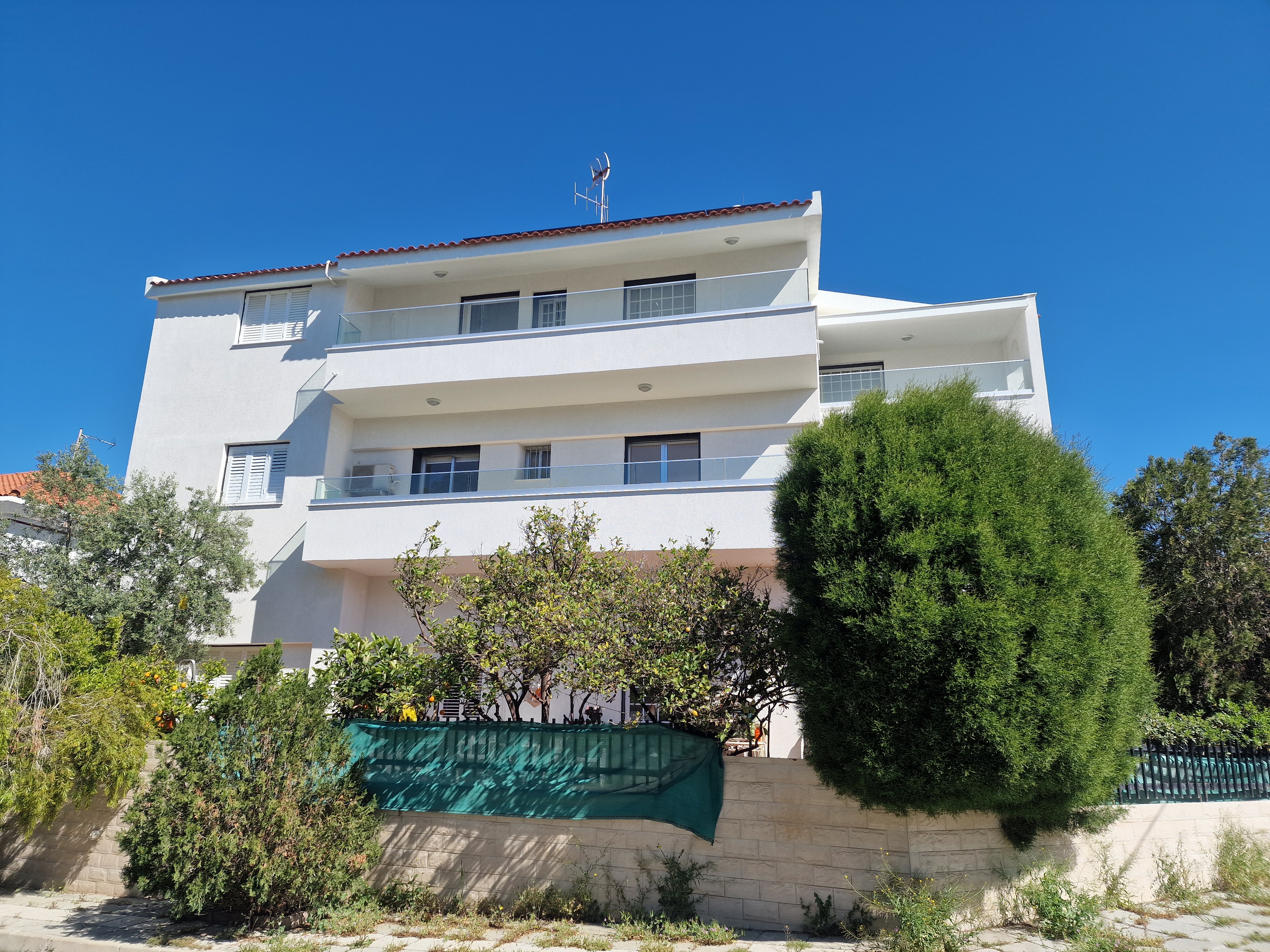 3-bedroom apartment in Nicosia - Image 1