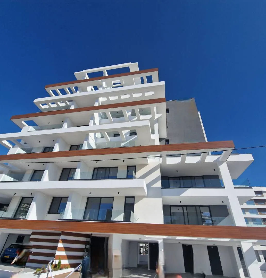 Plus 37 Casa del Sol