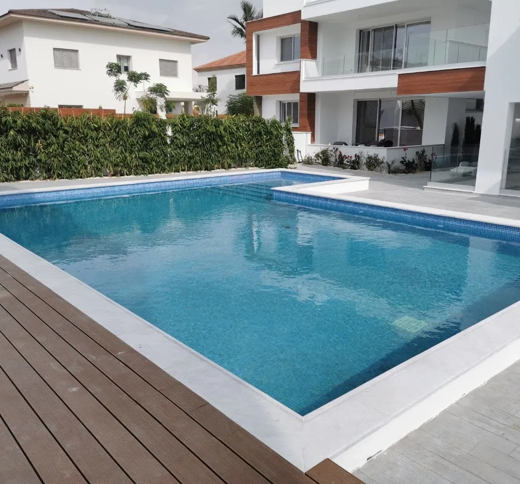 Plus 15 Tamara Gardens