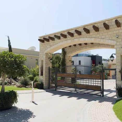 Coralli Shore Habitat