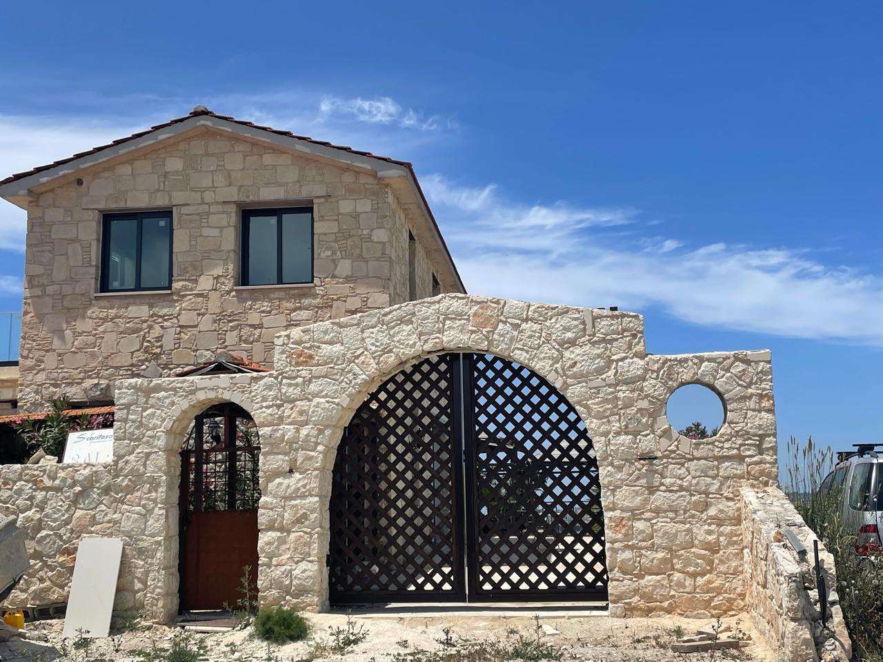 6-спальная вилла с прекрасным видом на горы и долину - Image 1