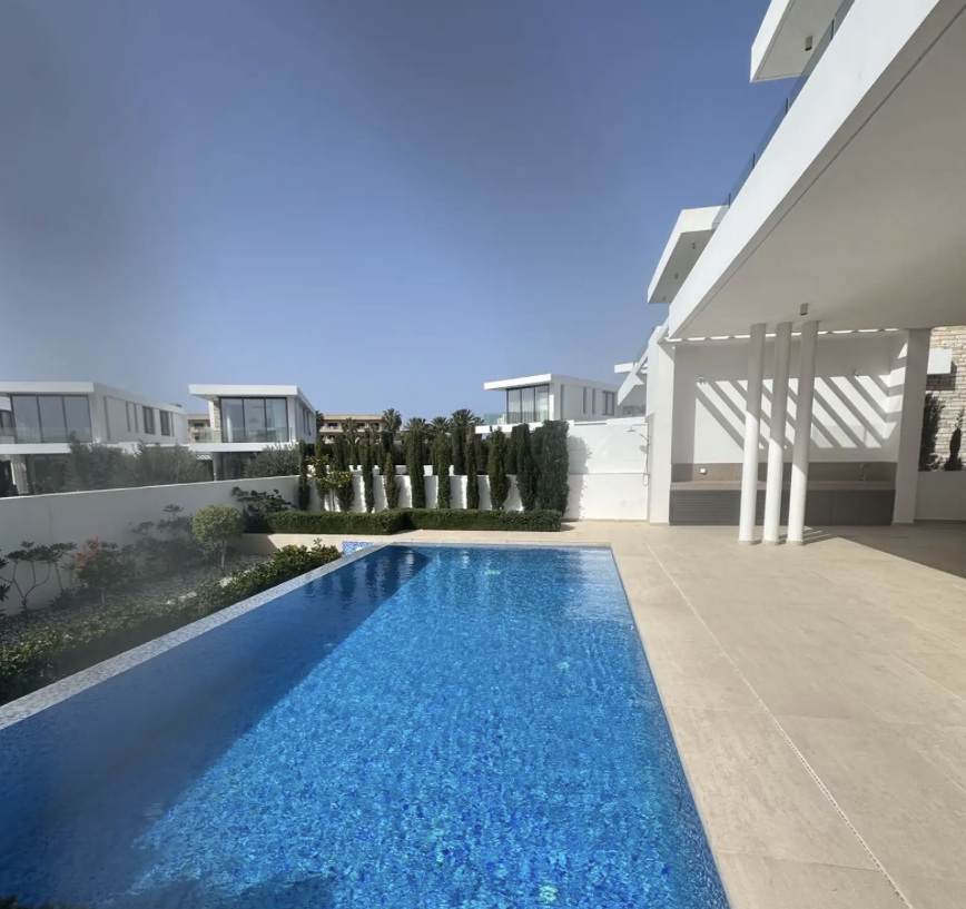 5-bedroom house - Image 1