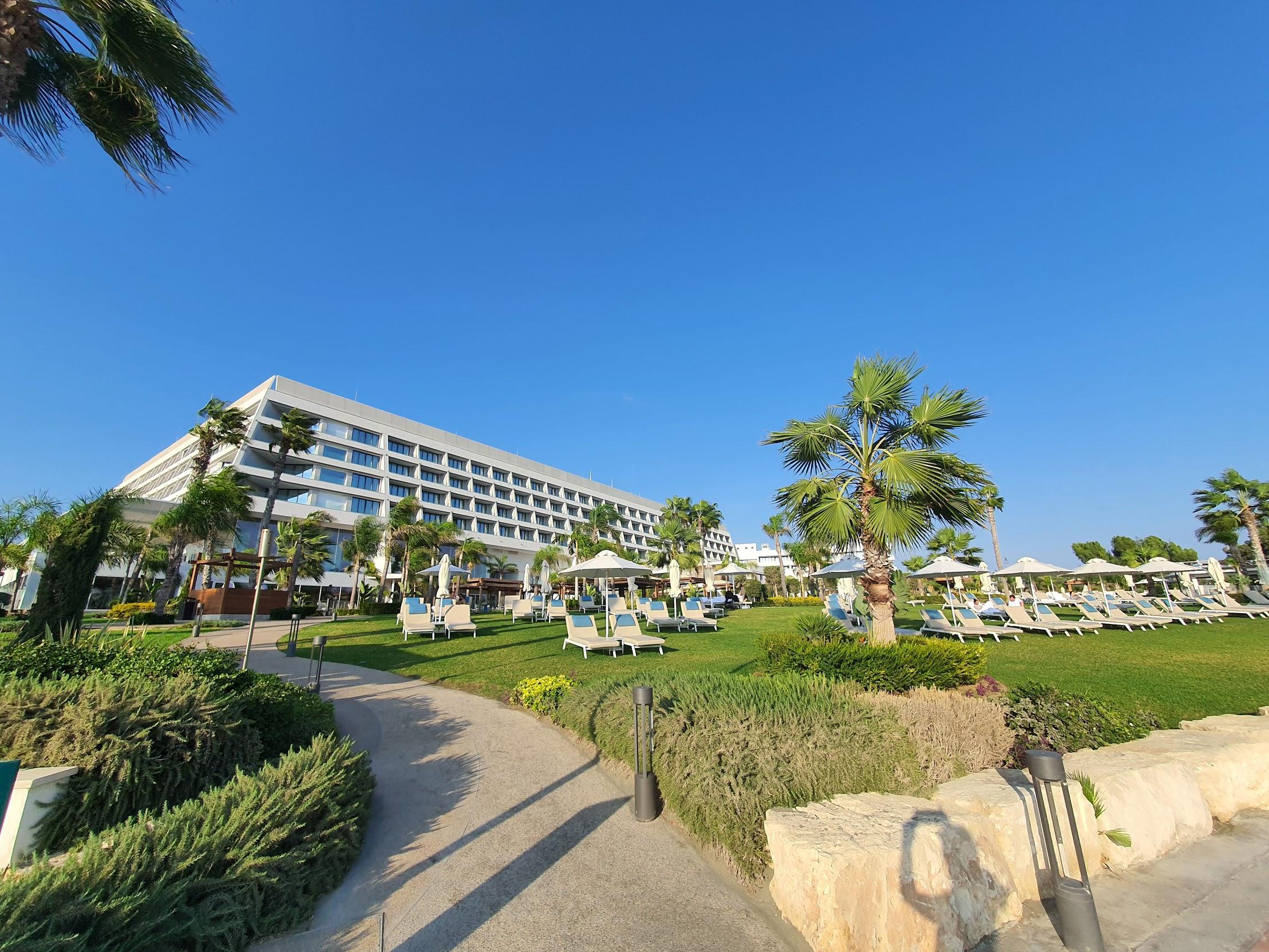 Для чего компании Invel отель Parklane?