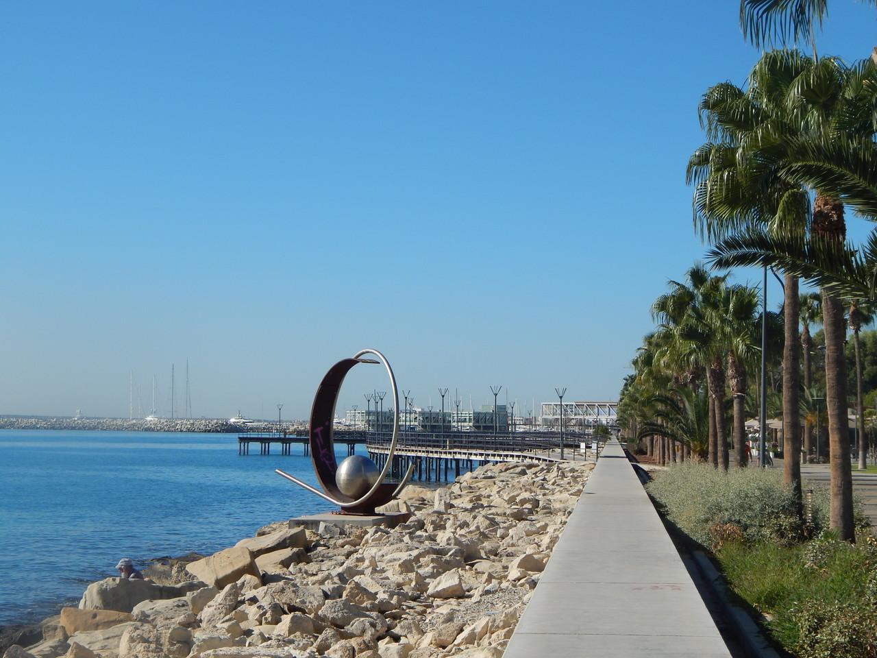 Насколько стоимость жизни в Никосии дешевле, чем в Лимассоле?