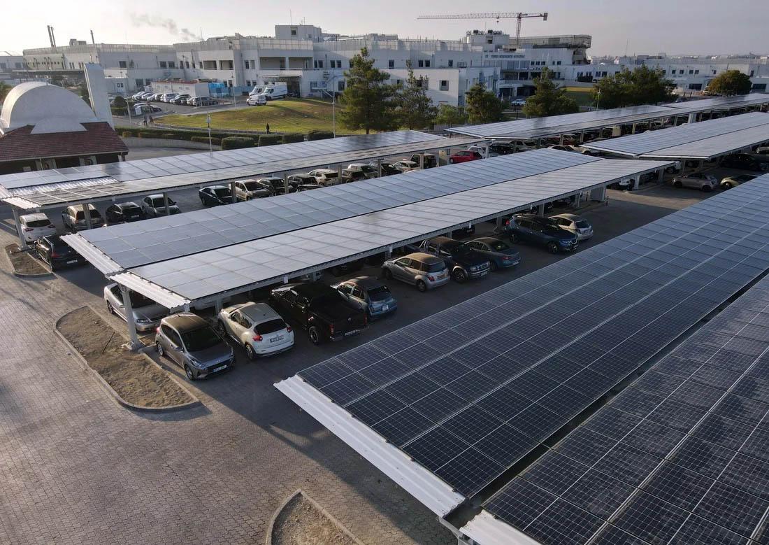 В Пафосе появится парковка с солнечными батареями