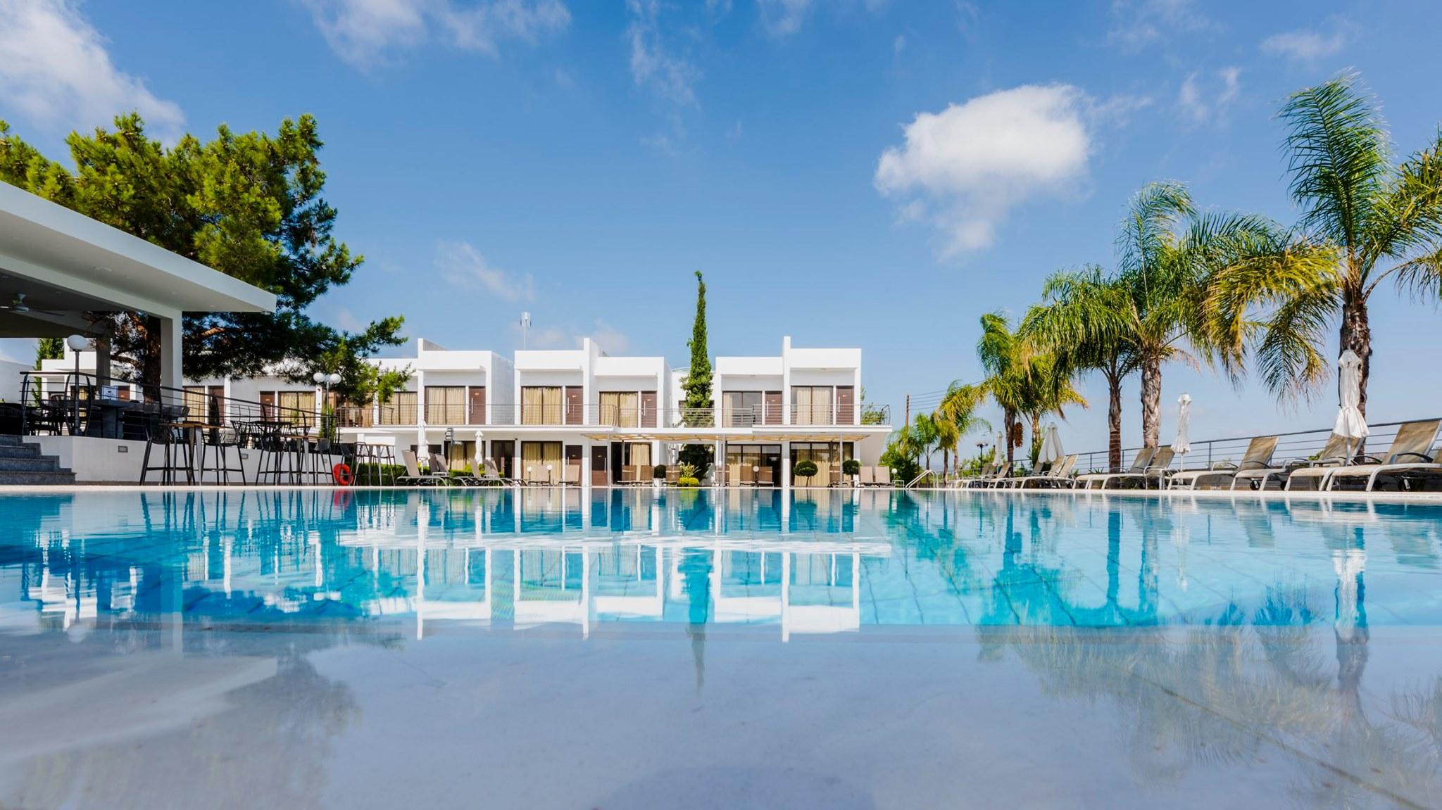 На Кипре упростили правила обслуживания коммунальных бассейнов