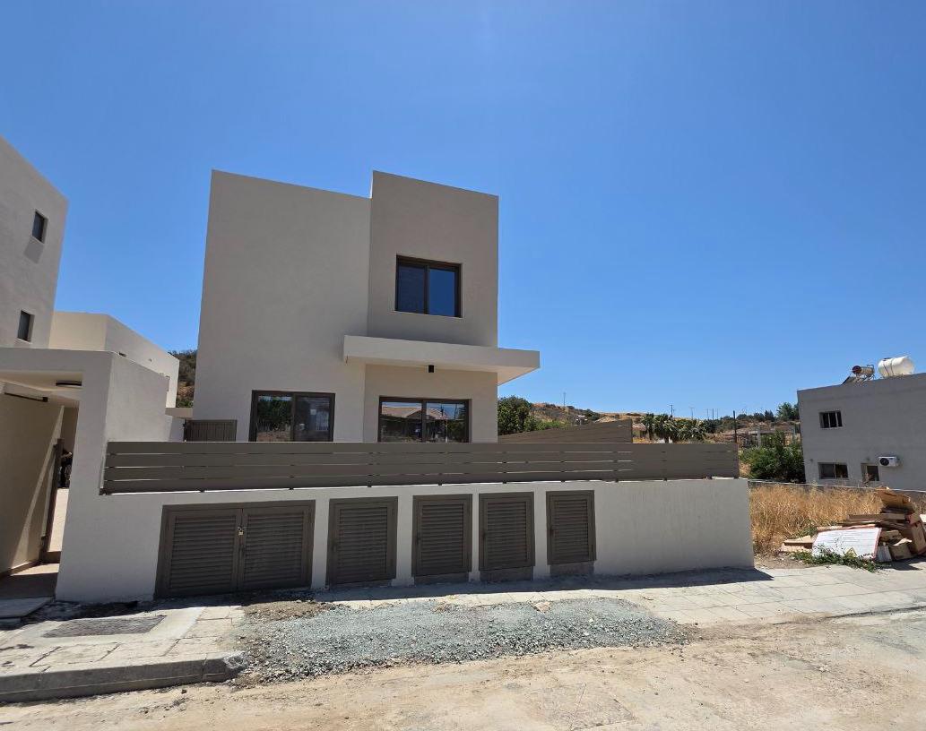 Parekklisha Villas