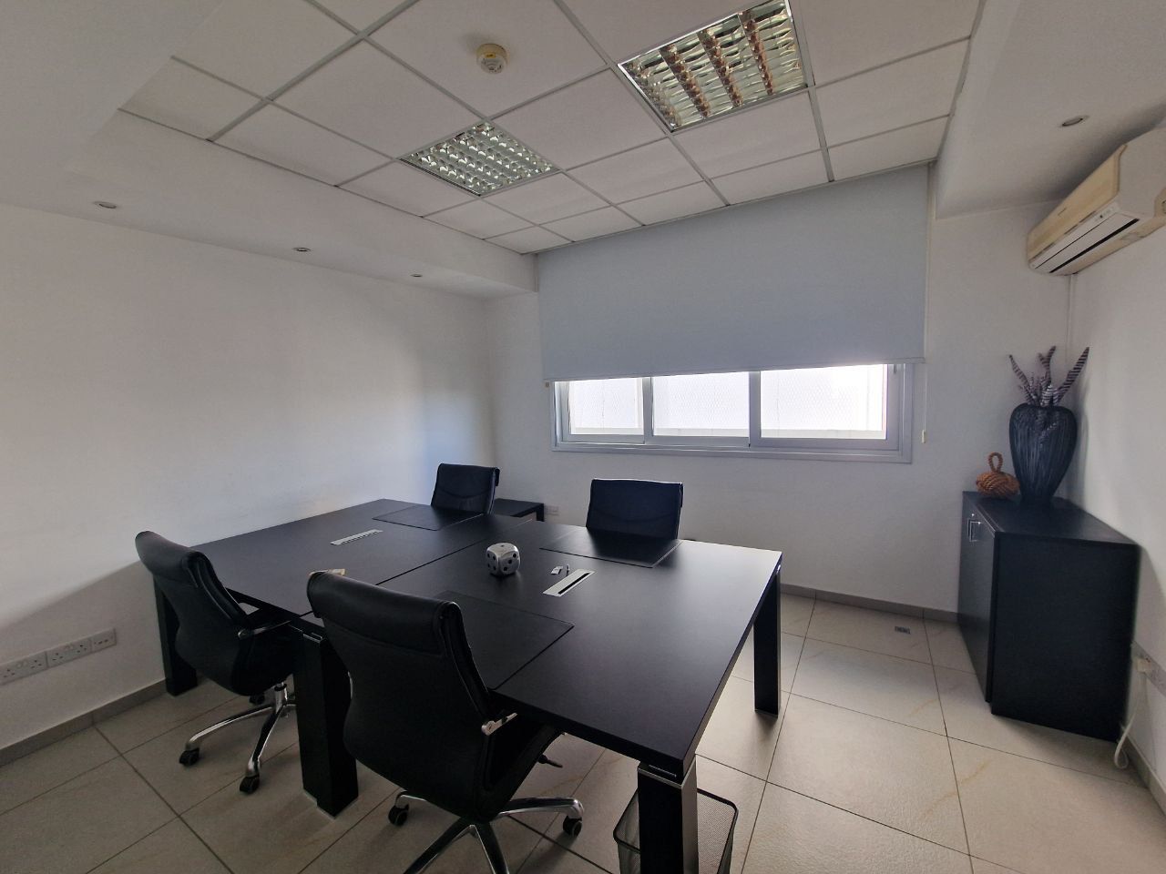 Office in Nicosia / Acropolis