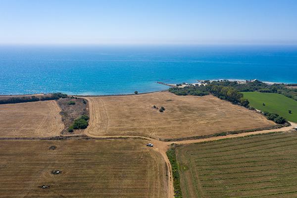 Компания Altamira выставила на продажу прибрежный участок в Ларнаке