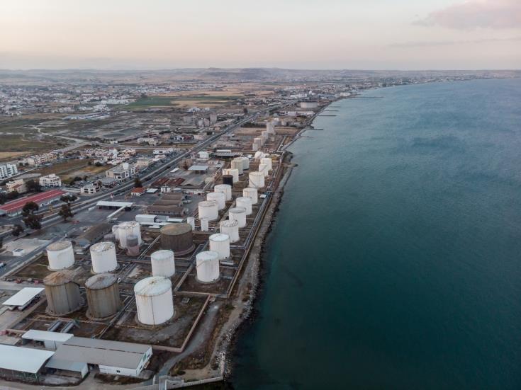 Petrolina приступает к сносу нефтяных резервуаров в районе Ларнаки