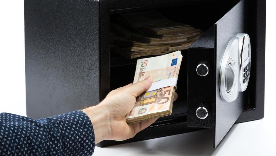 Центробанк Кипра: в августе депозиты выросли, а кредиты сократились