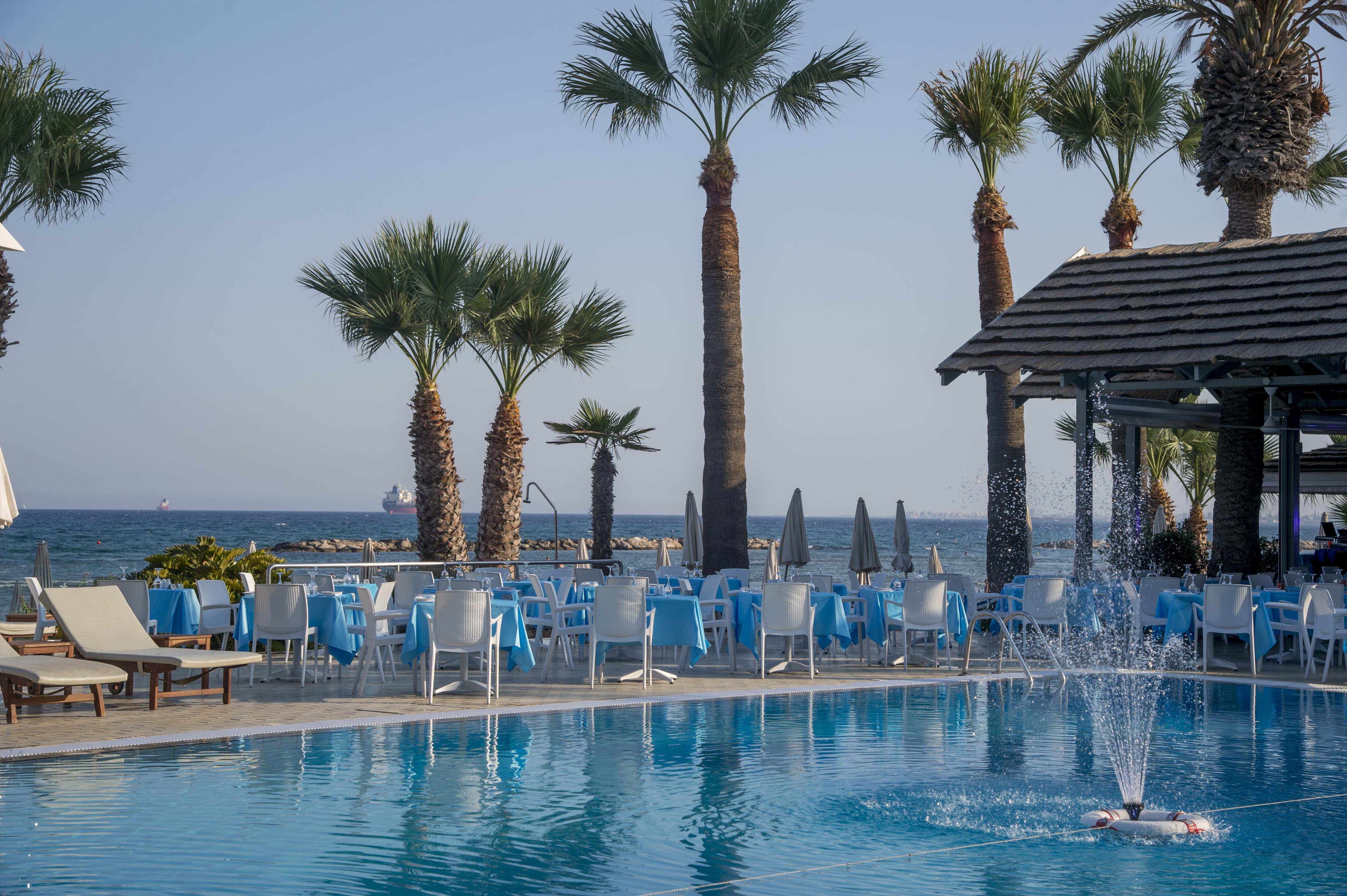 Palm Beach Hotel & Bungalows в Ларнаке закрыли на капитальный ремонт