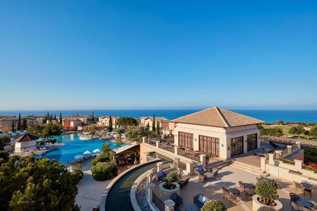 Отель Aphrodite Hills Resort наградили сертификатом Travelife